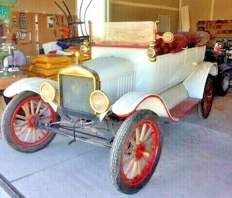 1918 Ford Model T Touring white body/red pin stripe