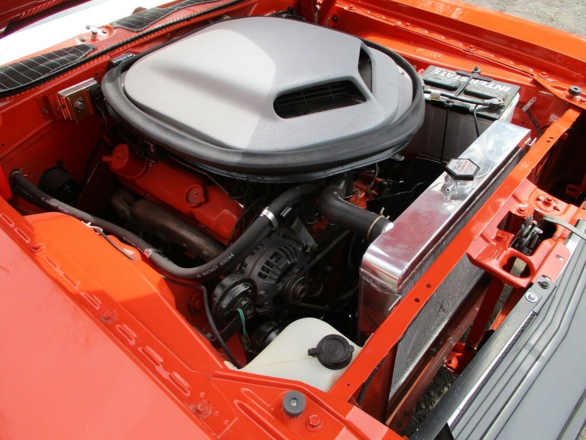 1970 Dodge Challenger shaker hood