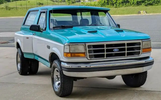 1994 Ford Bronco MUST SEE!!! FORD BRONCO DUALLY 4X4 MANUAL 5.0L V8