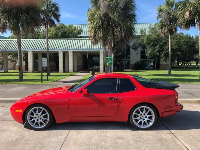 1986 Porsche 944 Turbo (951)