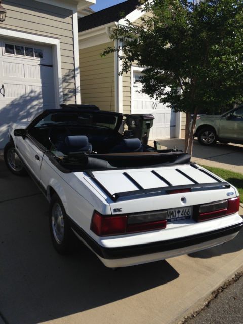 1988 Ford Mustang convertible LX