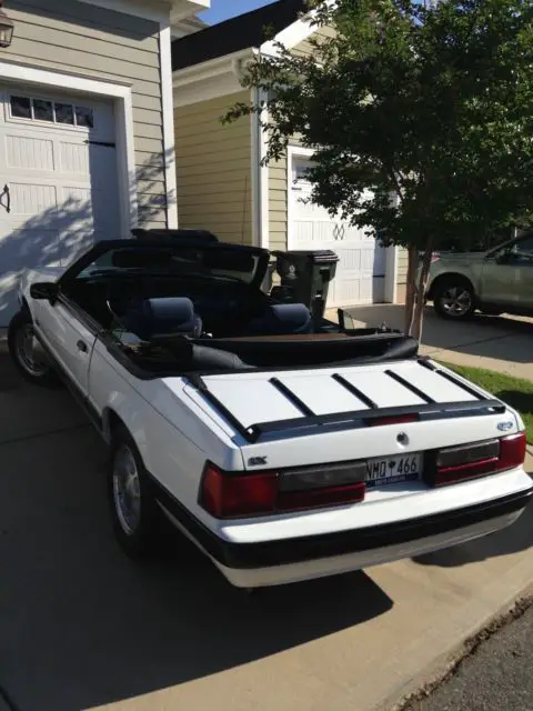 1988 Ford Mustang convertible LX