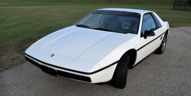 1984 Pontiac Fiero 2M4