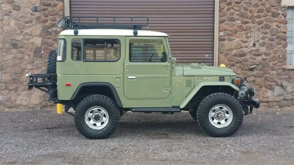 1978 Toyota Land Cruiser FJ40 CUSTOM BODY OFF