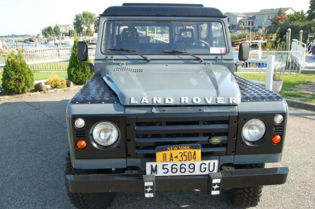 1985 Land Rover Defender 110. SANTANA DIESEL 5SPD LHD DRY 4x4 LOW MILES