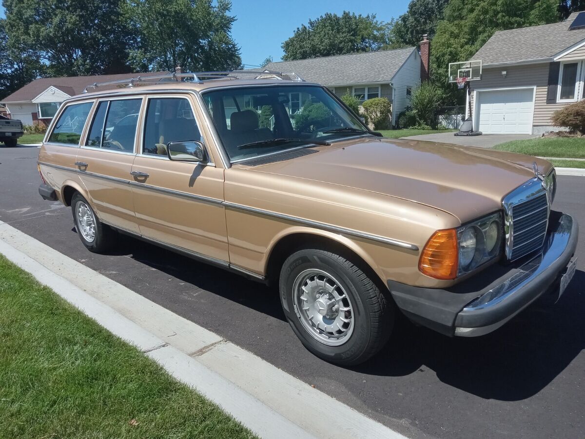 1984 Mercedes-Benz 300-Series