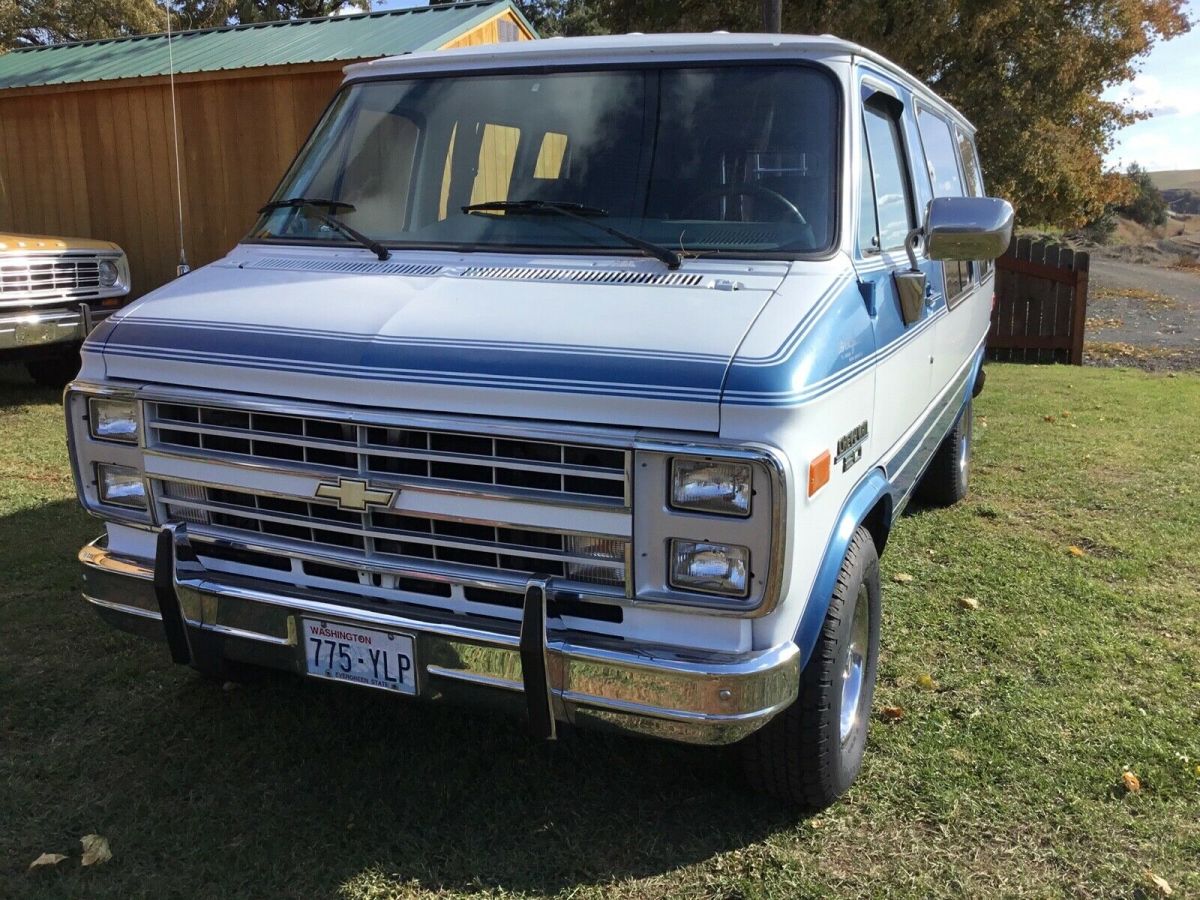 1989 Chevrolet G20 Van Chinook Brougham