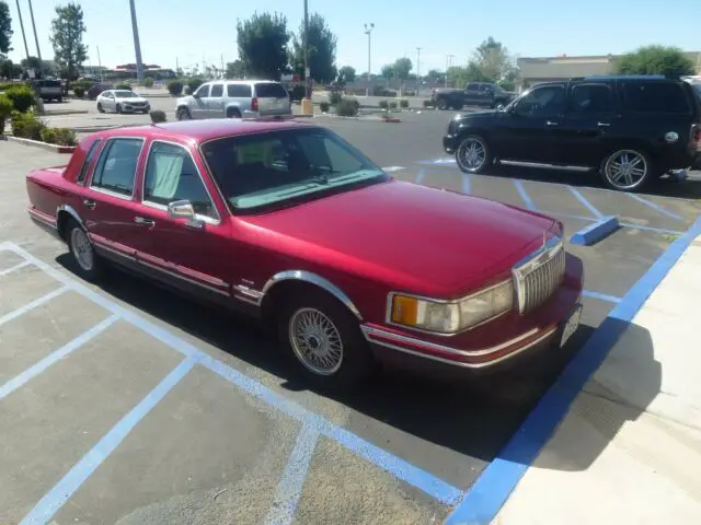 1994 Lincoln Town Car Signature Series