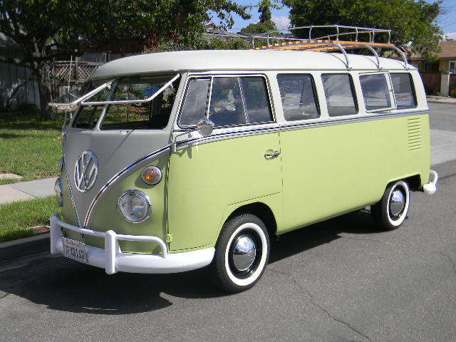 1967 Volkswagen Bus/Vanagon 13 window deluxe