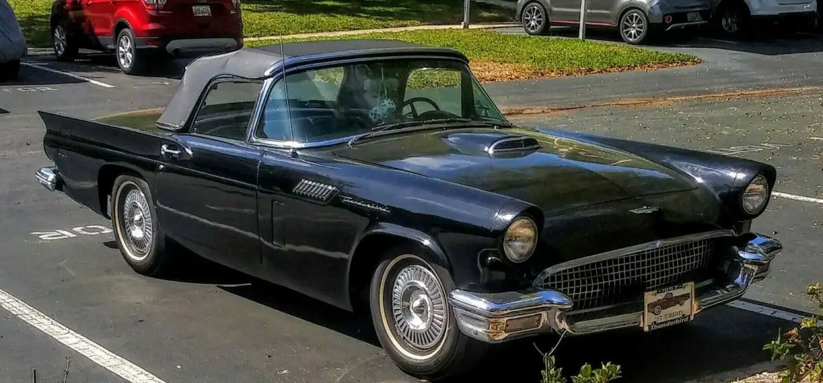 1957 Ford Thunderbird