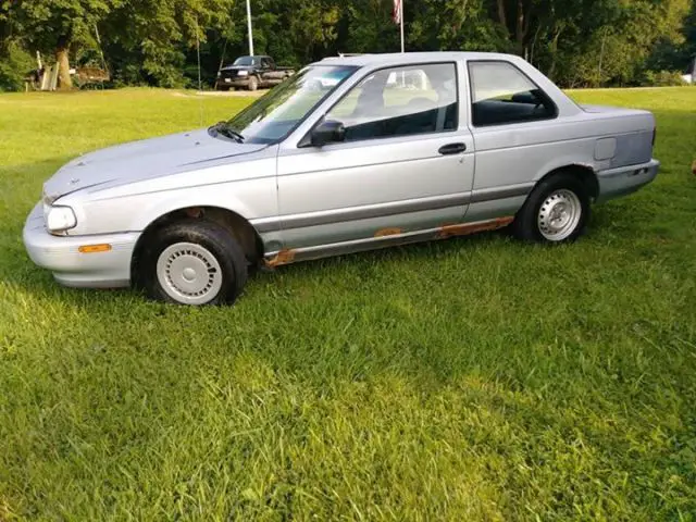 1991 Nissan Sentra E Sedan 2-Door