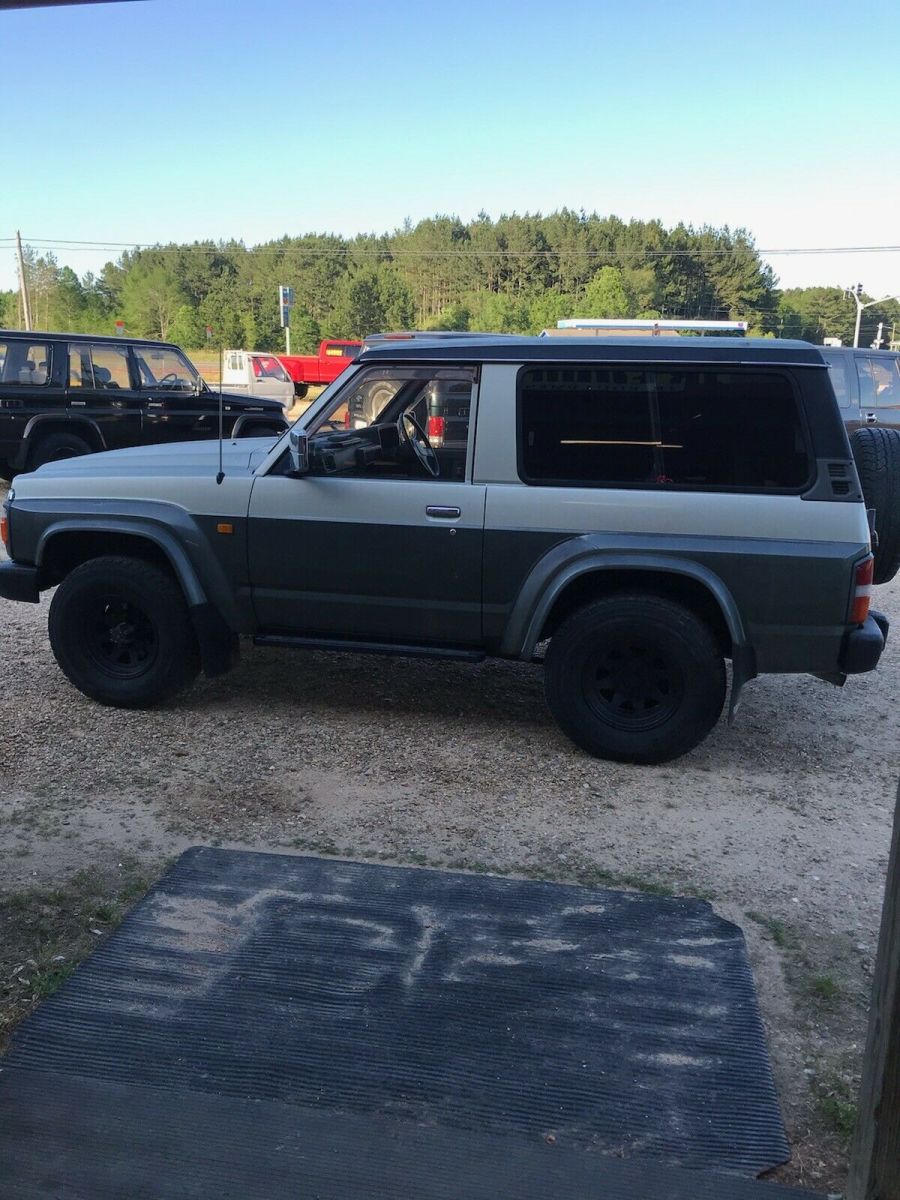 1991 Nissan Safari Patrol 4X4 6-Cyl. Diesel 2-Door SUV