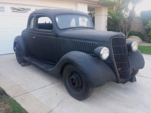 1935 Ford Model A 5 window coupe