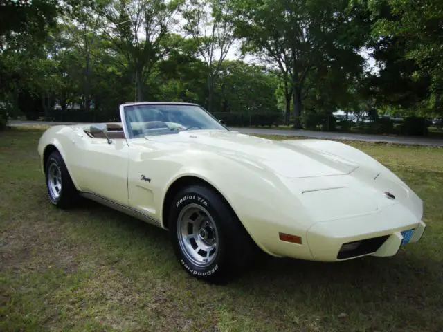 1975 Chevrolet Corvette L-82 Convertible