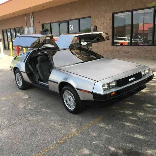 1982 DeLorean DMC DELORIAN DMC-12 GULLWING ORIGINAL BARN FIND 5 SPEED