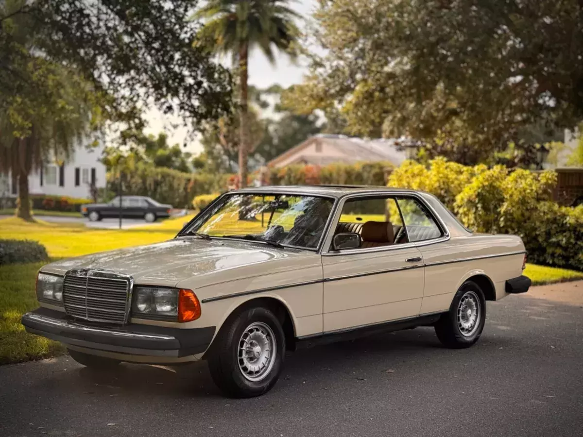 1982 Mercedes-Benz 300-Series 300CD TURBOCHARGED DIESEL