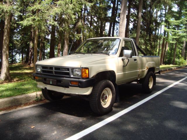 1987 Toyota Tacoma Pick Up