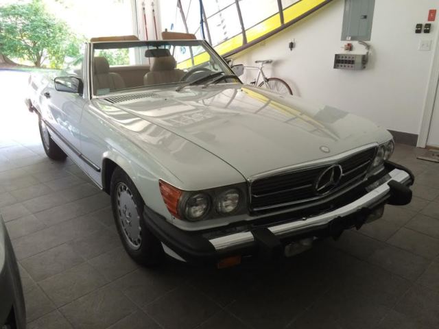 1989 Mercedes-Benz SL-Class 560SL Roadster Low Miles Absolutely Beautiful!