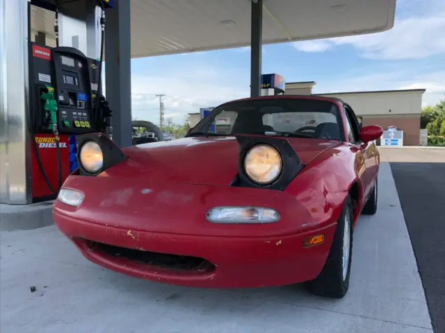 1990 Mazda MX-5 Miata Convertible 2D