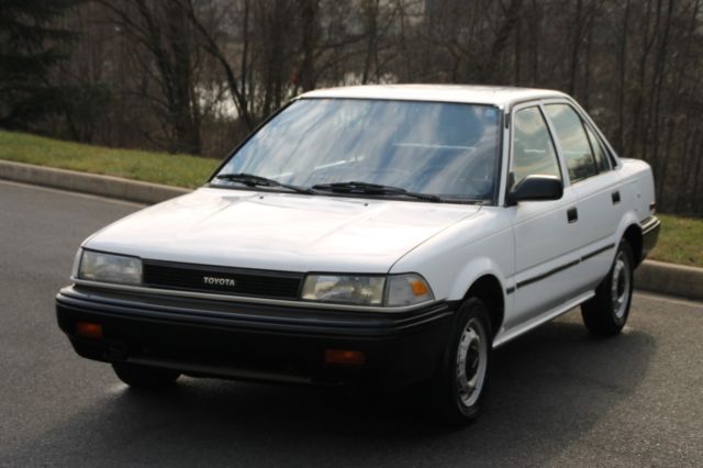 1990 Toyota Corolla 83K   MANUAL 5 SPD   NO RESERVE GAS SAVER CLEAN!!