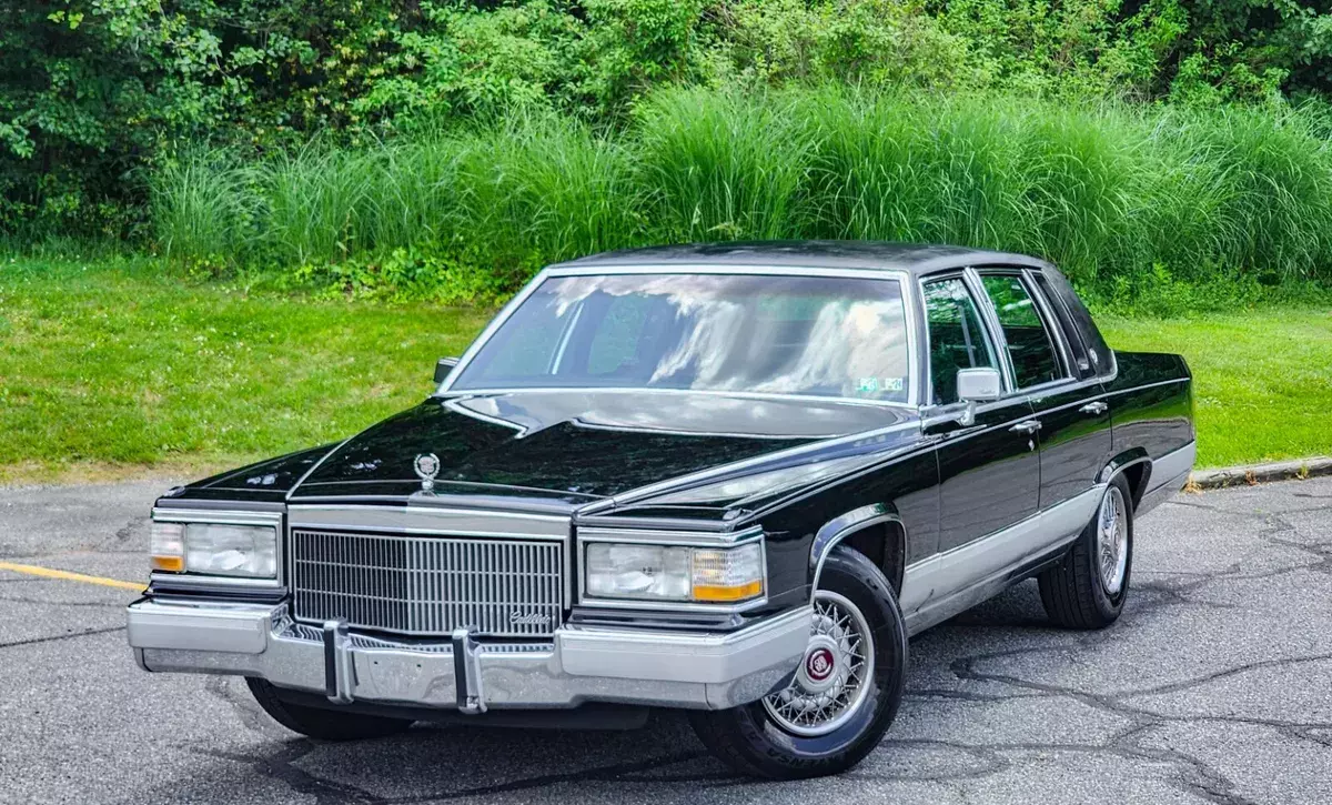 1991 Cadillac Fleetwood NO RESERVE BROUGHAM LOW MILES TRIPPLE-BLACK