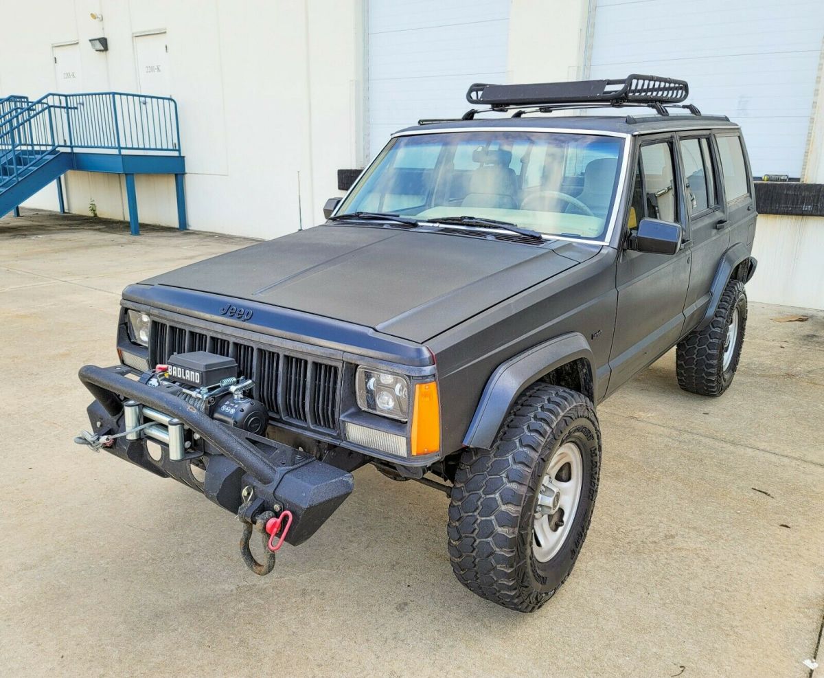 1992 Jeep Cherokee NO RESERVE LOW MILES CARFAX