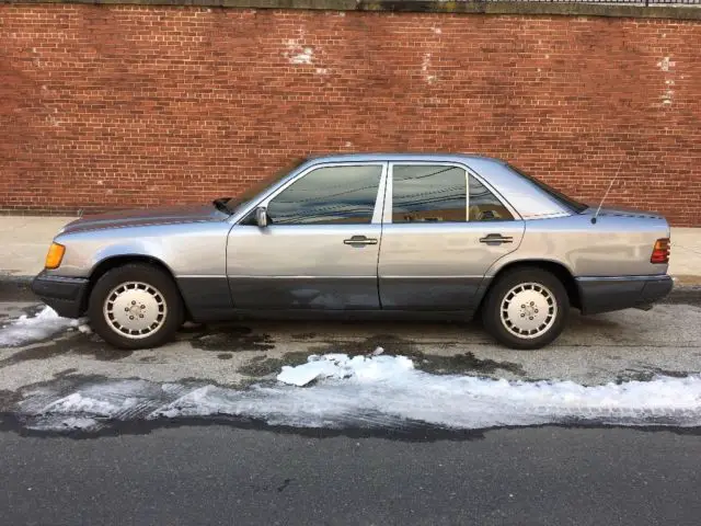 1993 Mercedes-Benz 300-Series