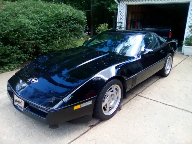 1990 Chevrolet Corvette Base Hatchback 2-Door