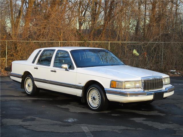 1990 Lincoln Town Car 111K MILES! 2ND OWNER!