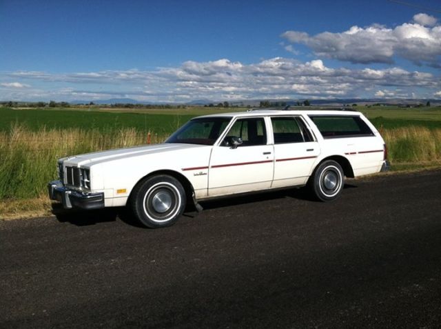 1977 Oldsmobile Custom Cruiser WAGON RAT ROD GLAMPING