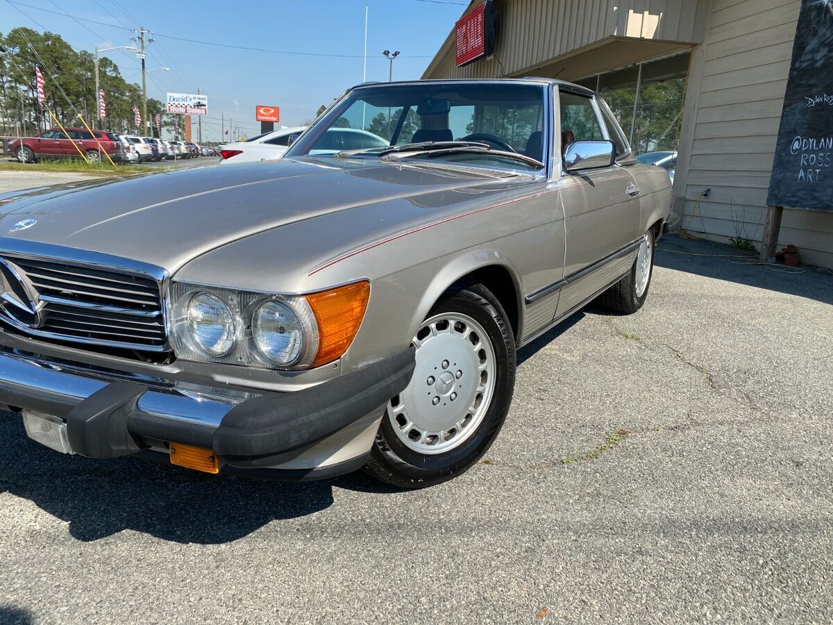 1987 Mercedes-Benz SL-Class 560SL