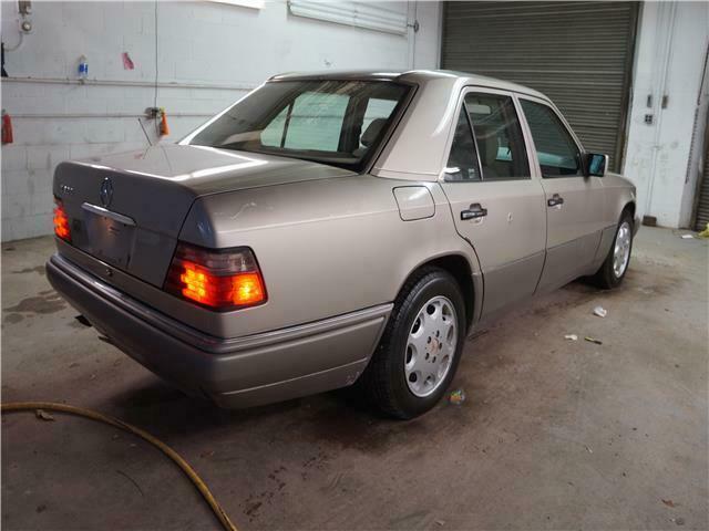 1994 Mercedes-Benz 300-Series