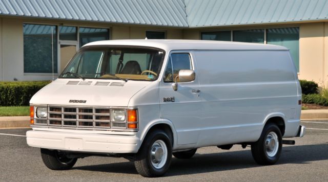 1989 Dodge Ram Van NO RESERVE CLEAN READY TO WORK NEW PARTS