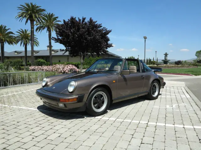 1984 Porsche 911 Carrera Targa