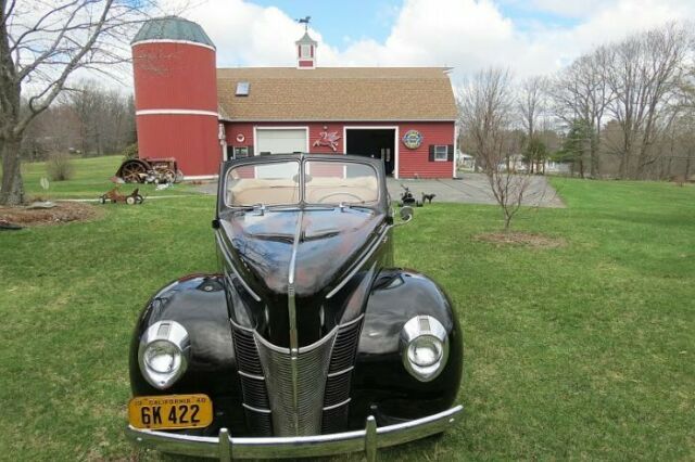 1940 Ford Deluxe Convertible Deluxe