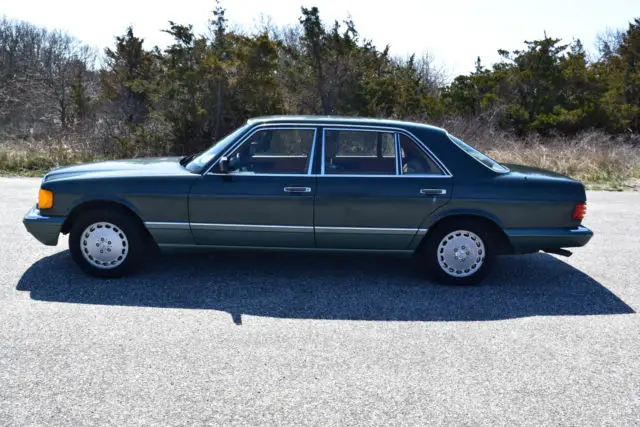 1990 Mercedes-Benz 400-Series none