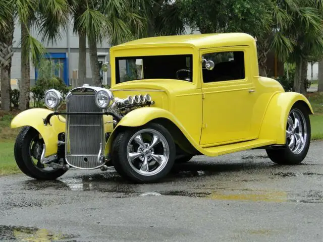 1930 Oldsmobile 3 Windows