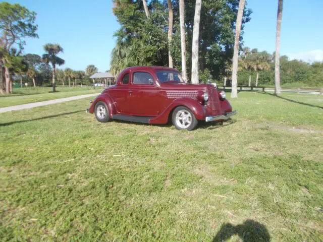 1935 Ford Coupe Custom