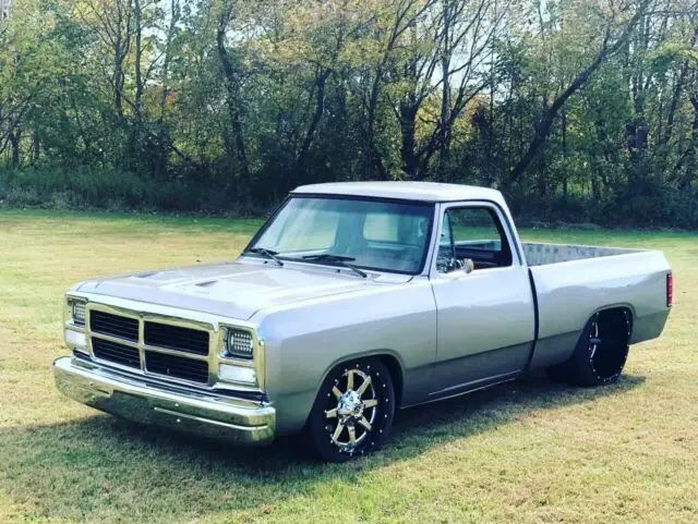 1991 Dodge Ram 2500 loaded