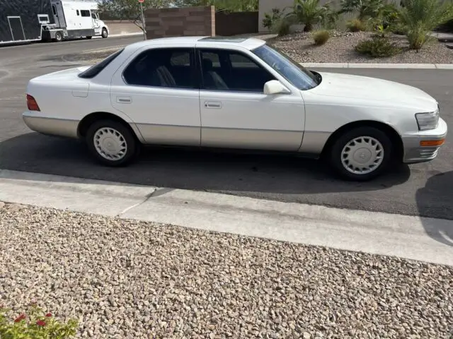 1990 Lexus LS 400