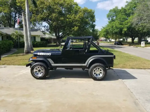 1986 Jeep CJ Laredo