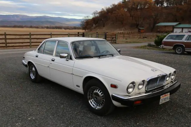 1986 Jaguar XJ6 4 door sedan