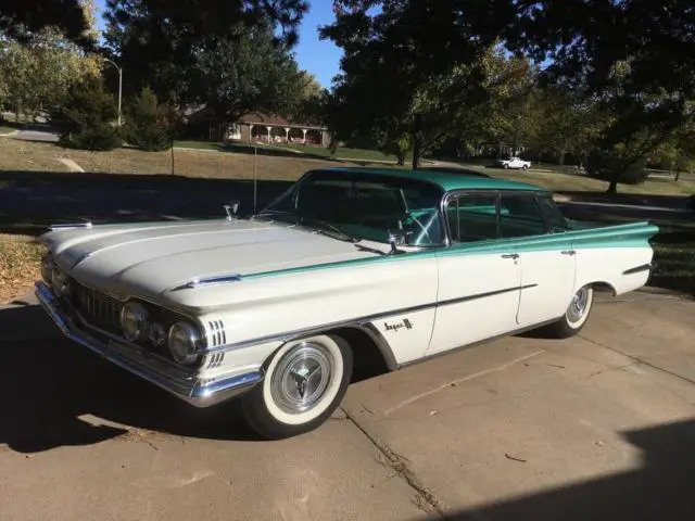 1959 Oldsmobile Eighty-Eight flattop super 88 four door