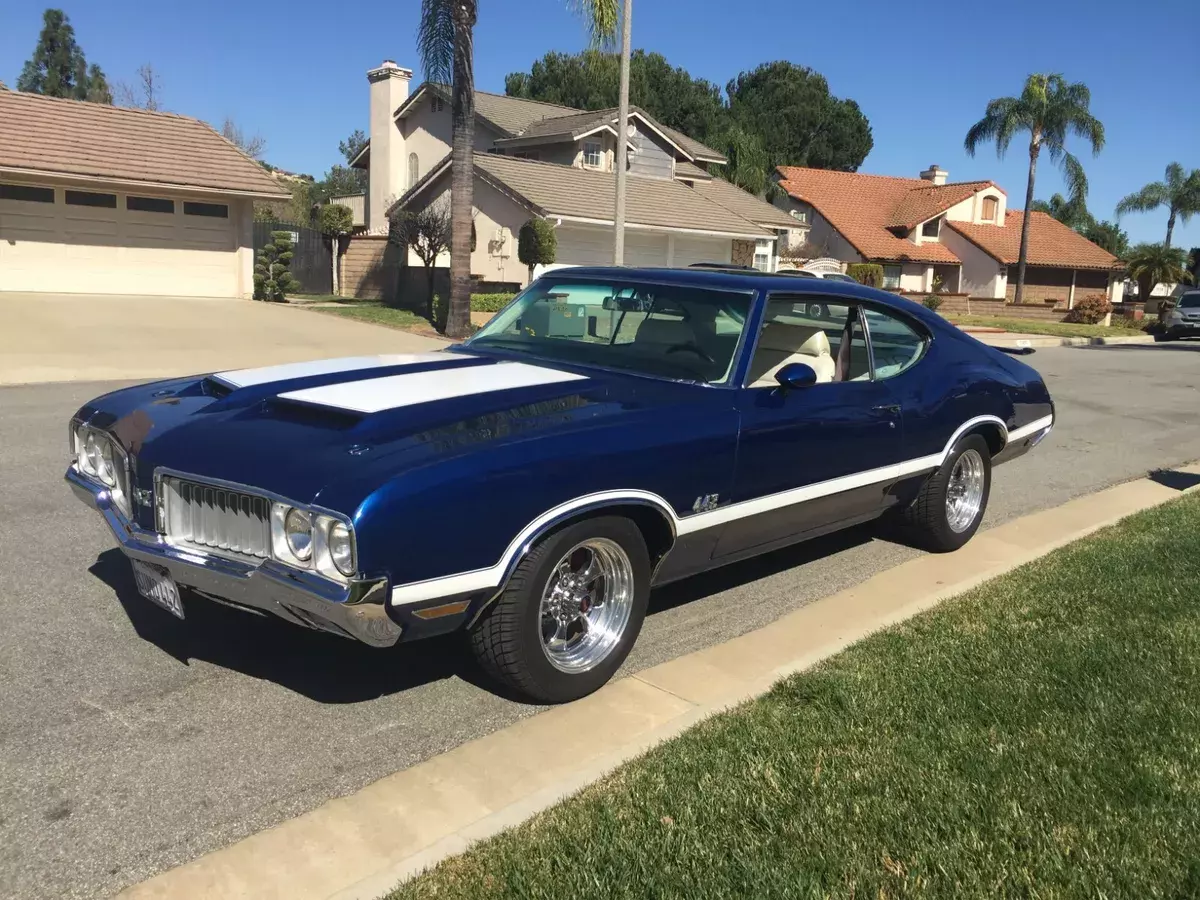 1970 Oldsmobile 442 White  Bucket seats