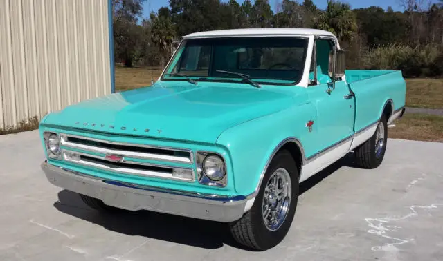 1967 Chevrolet C-10 PICKUP