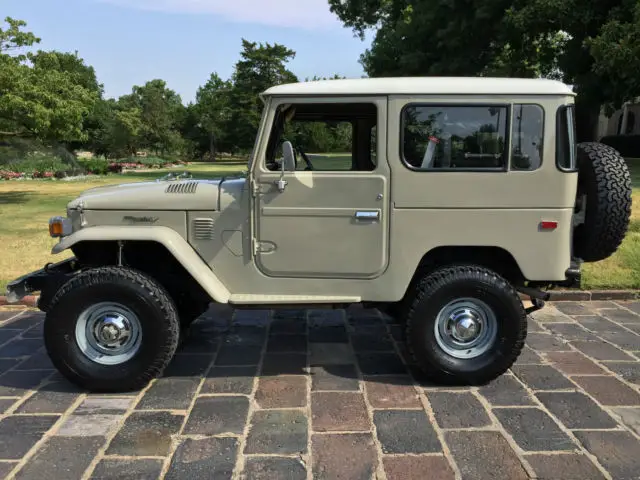 1977 Toyota Land Cruiser FJ 40