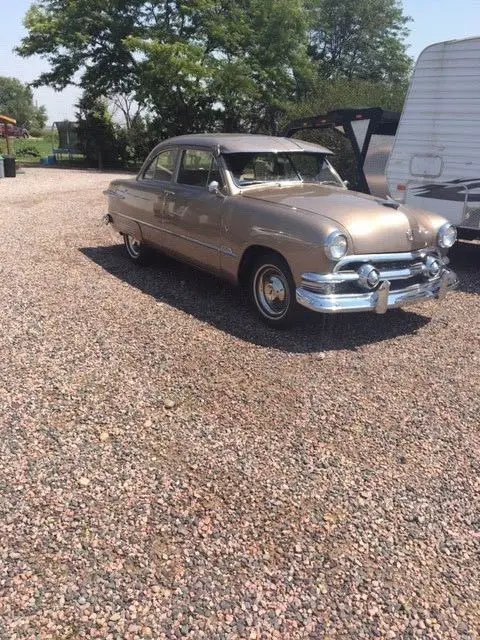 1951 Ford Custom 2 door sedan