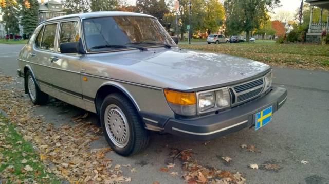 1986 Saab 900 S