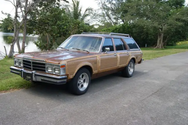 1979 CHRYSLER LEBARON TOWN & COUNRTY