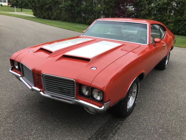 1972 Oldsmobile Cutlass 'S' Holiday Coupe